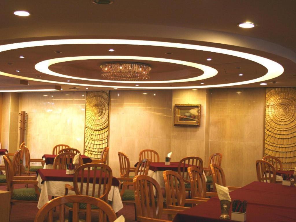 โรงแรมโซลเรกซ์ ภายนอก รูปภาพ